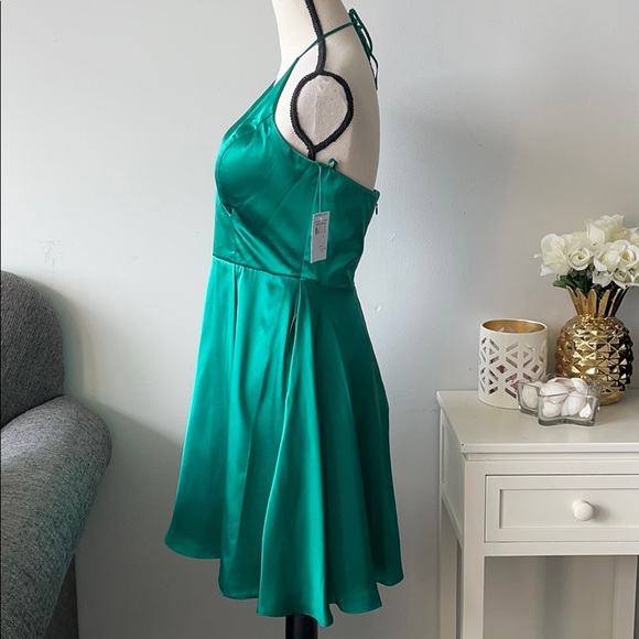 Blondie Nites Green V Neck Halter Style Fit and Flare Dress 7 Small - Picture 8 of 10